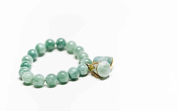 Perles en pierres naturelles : Histoire, variétés et atouts